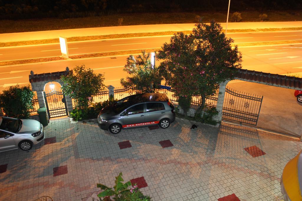 Villa Jadran Apartments Бар Екстериор снимка
