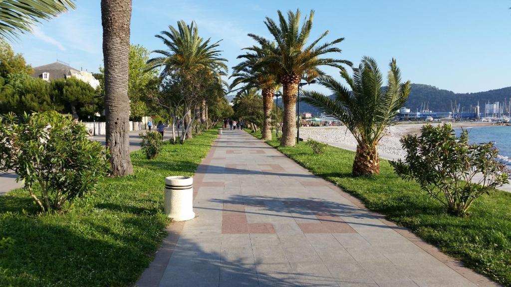Villa Jadran Apartments Бар Екстериор снимка
