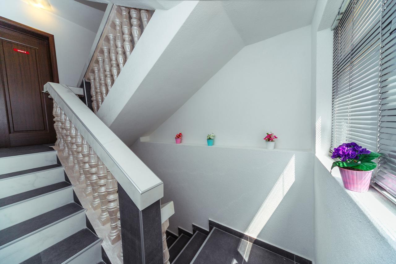 Villa Jadran Apartments Бар Екстериор снимка